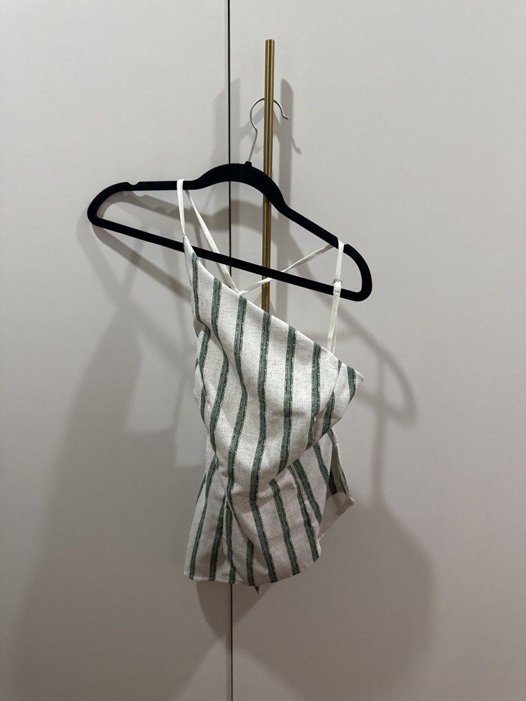 TRAJE LINEN one shoulder top (Category: Sleeveless) located in Pasig City. Submitted by hotstuff__ (Listing ID 1470020984, Image 1). Description: .