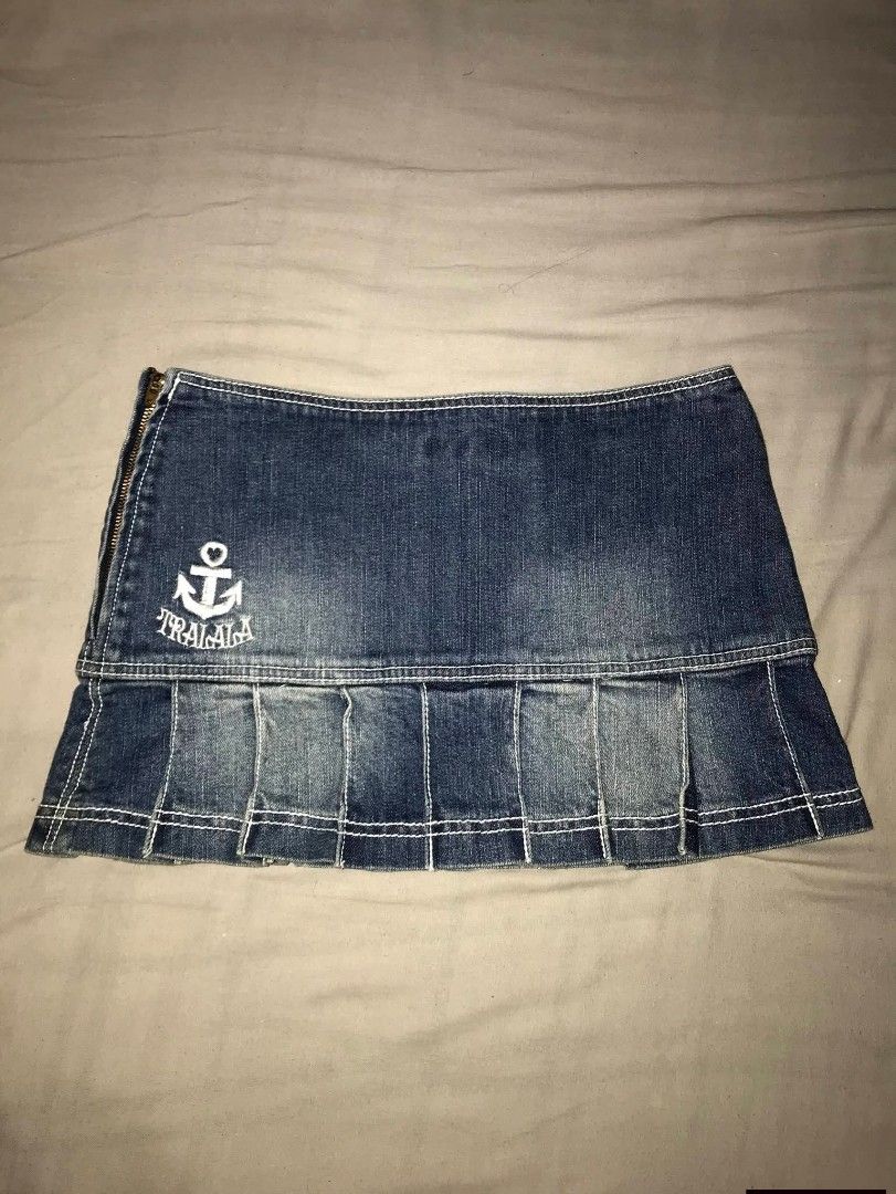 Tralala skirt (Category: Skirts) located in Iloilo. Submitted by junpopakoto (Listing ID 1470127318, Image 2). Description: .