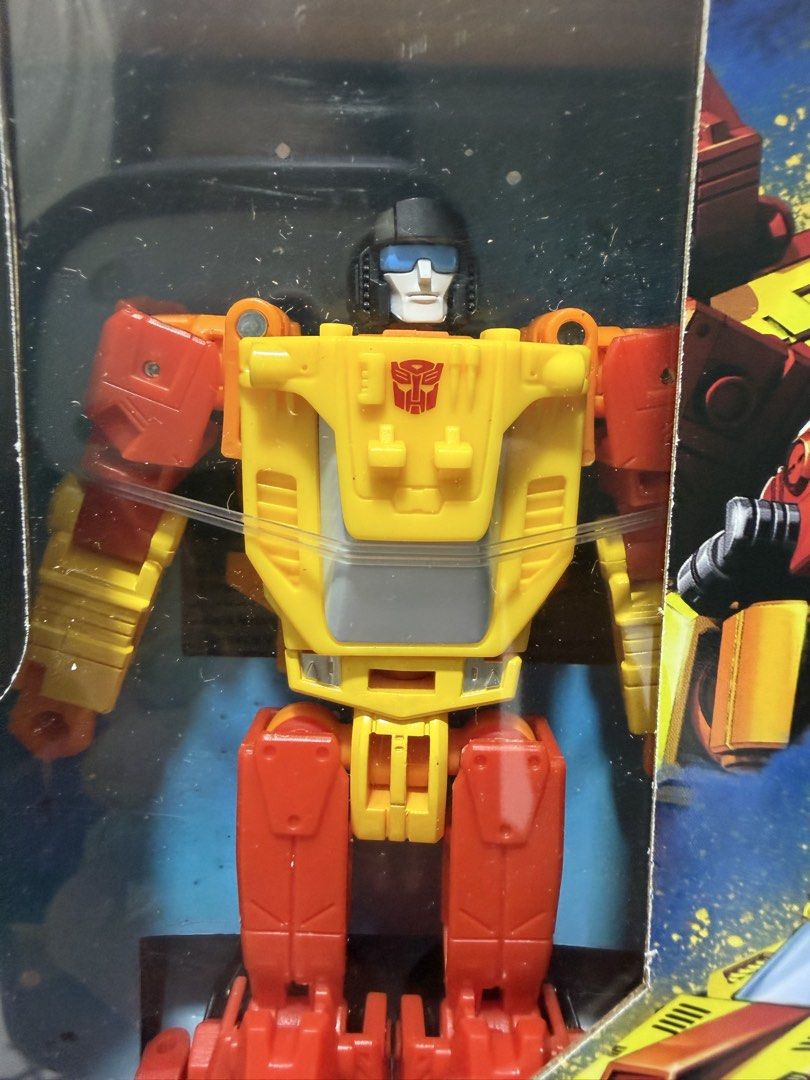 Transformers AOTP Sureshot (Category: Figurines & Statues) located in Valenzuela. Submitted by tijsandteigen (Listing ID 1470091650, Image 2). Description: Sealed..