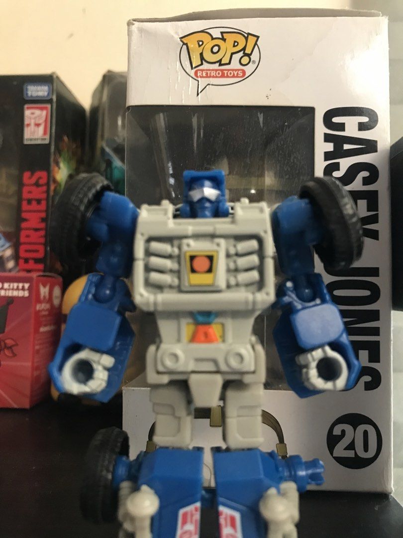 Transformers Toys (Category: Action & Battle Toys) located in San Mateo. Submitted by quikzee (Listing ID 1470139313, Image 2). Description: ₱350 With issue Transformers Toys.