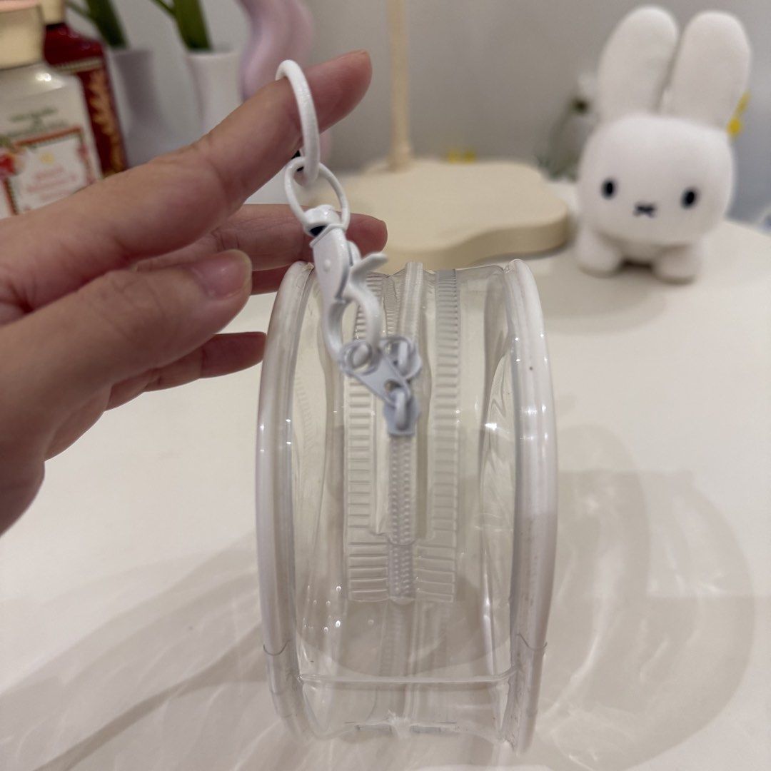 Transparent Pouch for Plush Charms or Makeup (Category: Purses & Pouches) located in San Pedro. Submitted by jellybean.co (Listing ID 1470029075, Image 2). Description: .