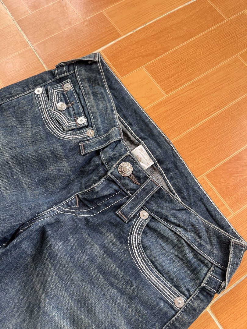 True religion (Category: Jeans) located in Santo Tomas. Submitted by vincezy2 (Listing ID 1469962046, Image 3). Description: Size 25.