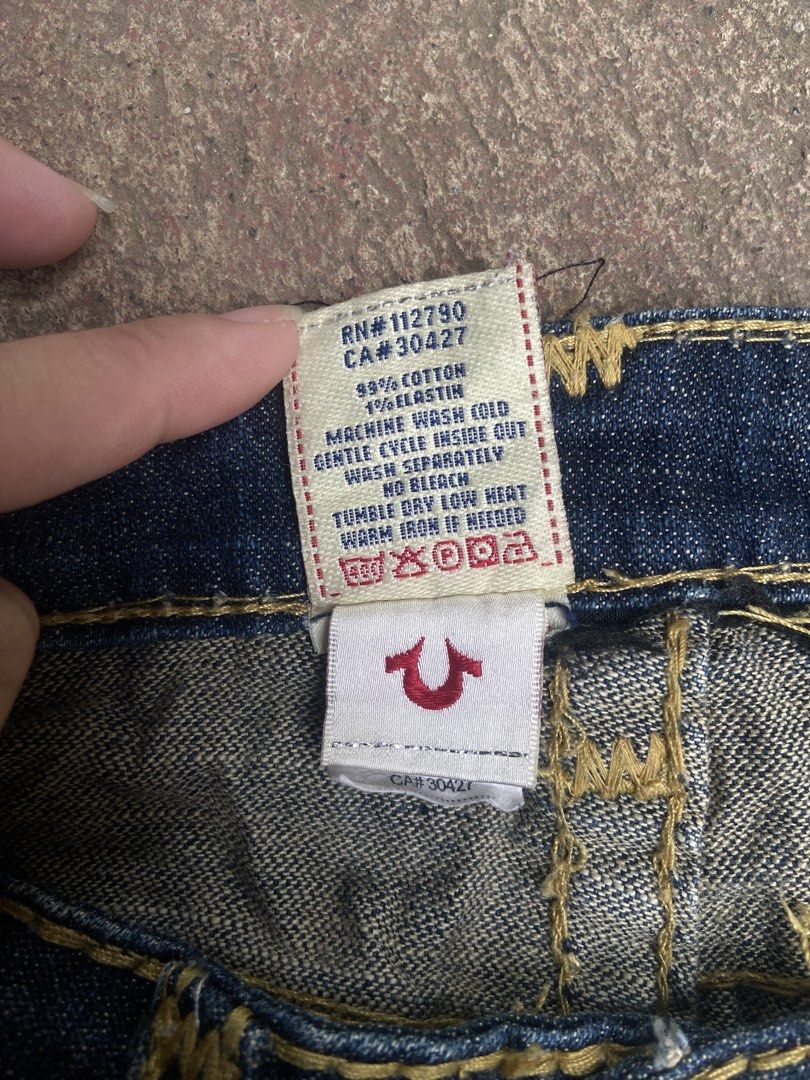 TRUE RELIGION LOW RISE PANTS (Category: Jeans) located in El Salvador. Submitted by 00jiroo00 (Listing ID 1470095089, Image 3). Description: TRUE RELIGION LOW RISE PANTS Dimensions: W - 28 L - 39.5 T - 9.5 H - 8 Details: good condition must have size 28 on tag back tab issue minimal loose stitch need wash Condition: 9/10 Color rate: 9/10 Swipe for more details… M: ₱700 📌 Before You Buy: 📃 Please read all item details carefully 📍 Payment-first 
