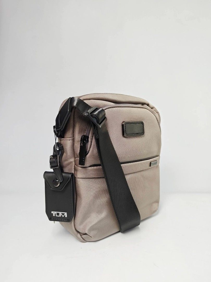 Tumi Alpha Small Crossbody Nylon & Leather (Category: Sling Bags) located in Quezon City. Submitted by rnjcollections_eleganteph (Listing ID 1469975265, Image 3). Description: .