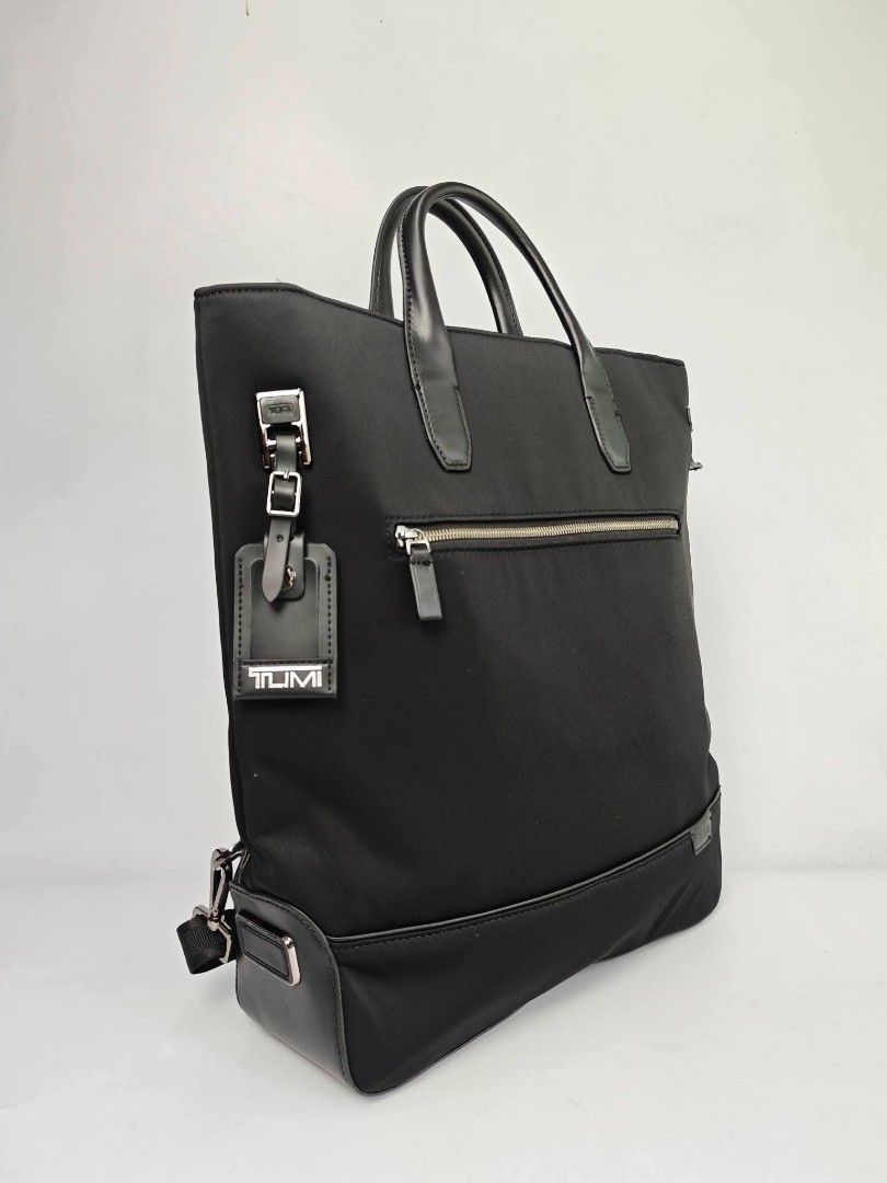 TUMI Harrison Parker Tote Backpack, a versatile 2-in-1 convertible bag (Category: Backpacks) located in Quezon City. Submitted by rnjcollections_eleganteph (Listing ID 1469971374, Image 2). Description: .