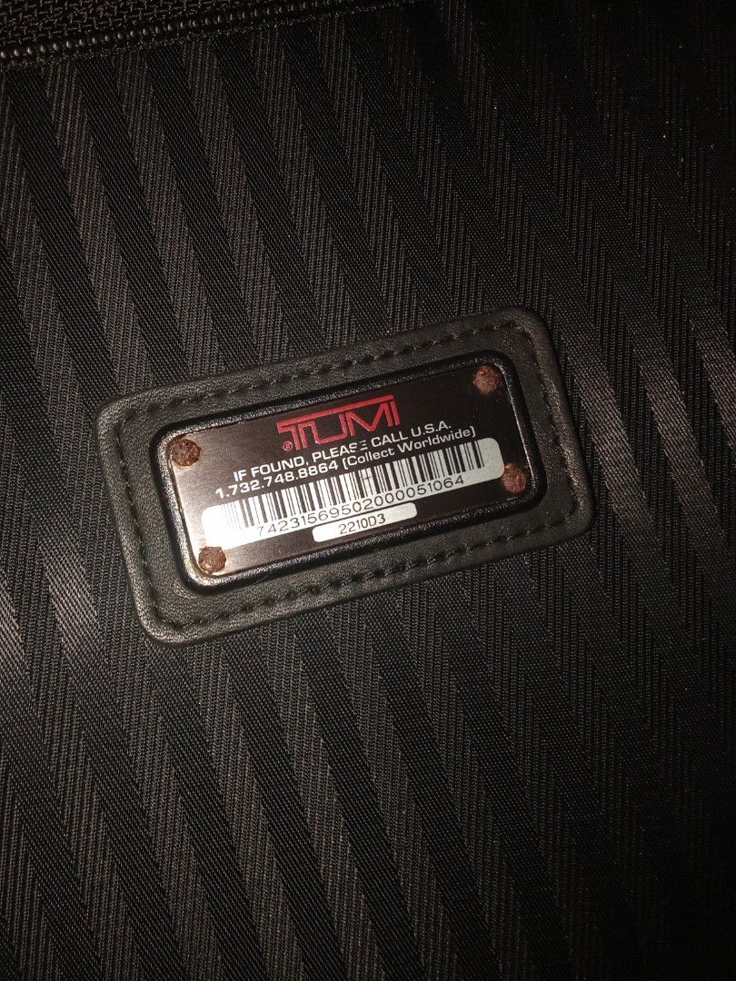 Tumi Luggage Roller Bag Original (Category: Luxury Bags & Wallets) located in Manila. Submitted by christoph17 (Listing ID 1470055561, Image 3). Description: great condition original issue on last pic broken handle.