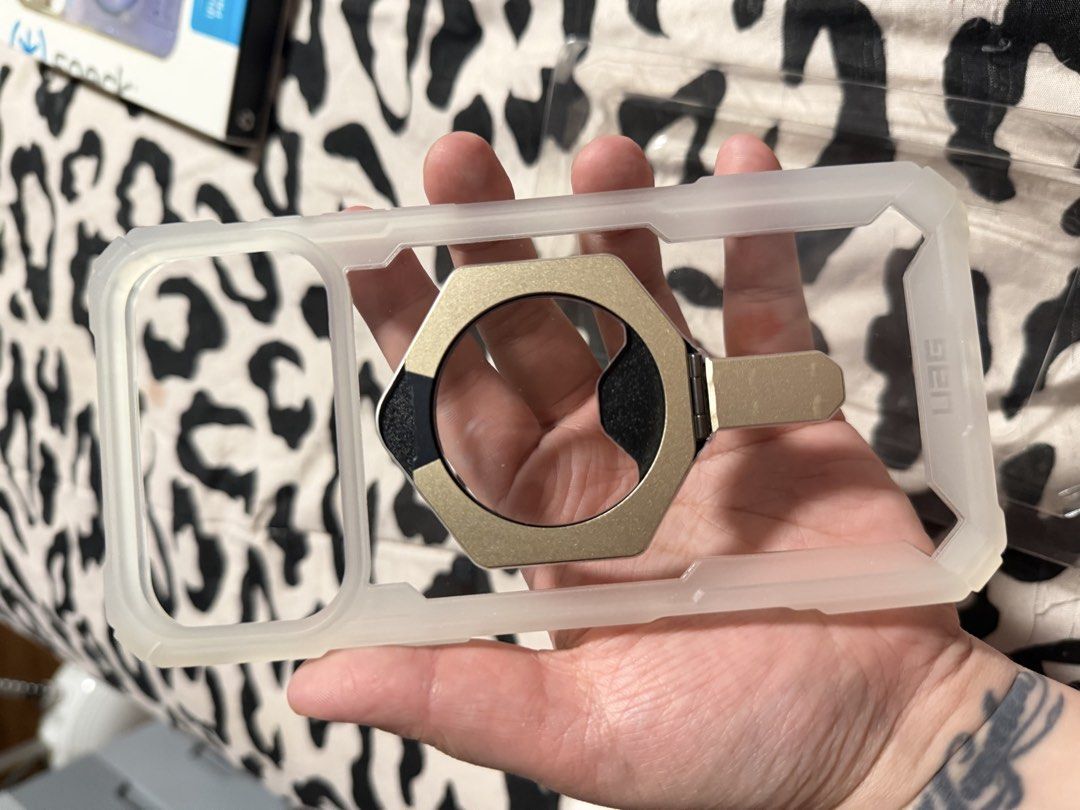 UAG case ip17 ProMax (Category: Cases & Sleeves) located in Manila. Submitted by rkfevans325 (Listing ID 1470058441, Image 3). Description: With box. .