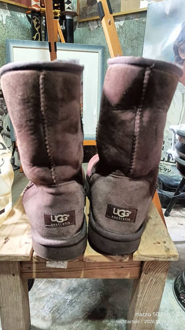 UGG Classic Short Boots Chocolate Brown (Category: Boots) located in Santo Tomas. Submitted by pickers_corner (Listing ID 1469997254, Image 3). Description: UGG Australia classic Winter boots size 10mens excellent condition minimal heel drag - Authentic UGG classic short boots in chocolate brown suede - Ultra-warm and cozy genuine sheepskin lining - Thick rubber outsoles with plenty of tread left (soles cleaned) - Features iconic UGG logo patch o