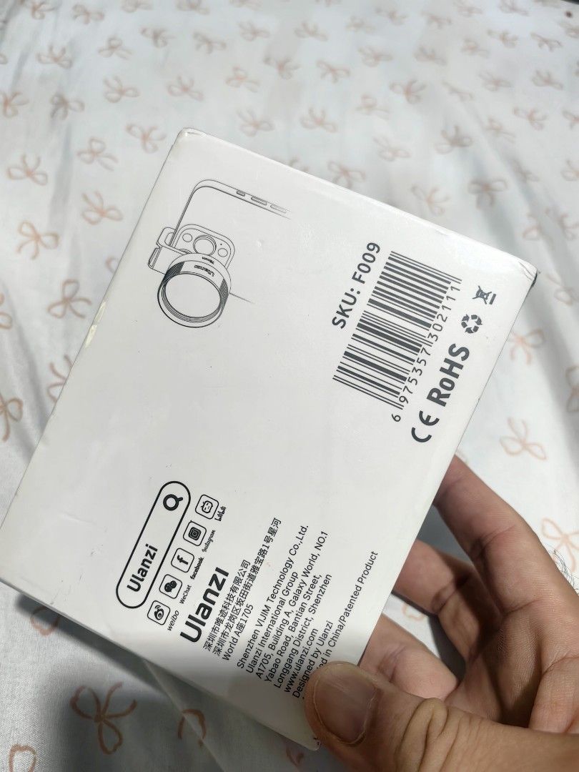 ulanzi macro mobile lens 75mm (Category: Lens & Kits) located in Cavite. Submitted by jjcollectiveshop (Listing ID 1469977255, Image 2). Description: 1500 lang sealed pa yan.