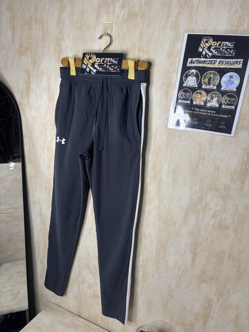 UNDER ARMOUR EMBROIDERED LOGO TRACK PANTS (Category: Joggers) located in Cabuyao City. Submitted by pormanation-thrift-store (Listing ID 1469998040, Image 3). Description: UNDER ARMOUR EMBROIDERED LOGO TRACK PANTS Condition: LIKE NEW Color rate: 10/10 Size: LARGE Dimes: 30-34”Wx39”L Issue: NONE‼️ Price: 1500.