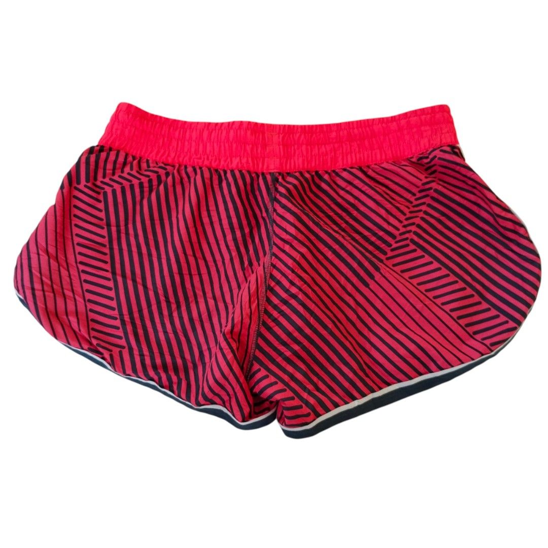 Under Armour Short (Category: Activewear) located in Dumanjug. Submitted by cebuanaavtg (Listing ID 1470065126, Image 2). Description: issue: lightly faded logo.