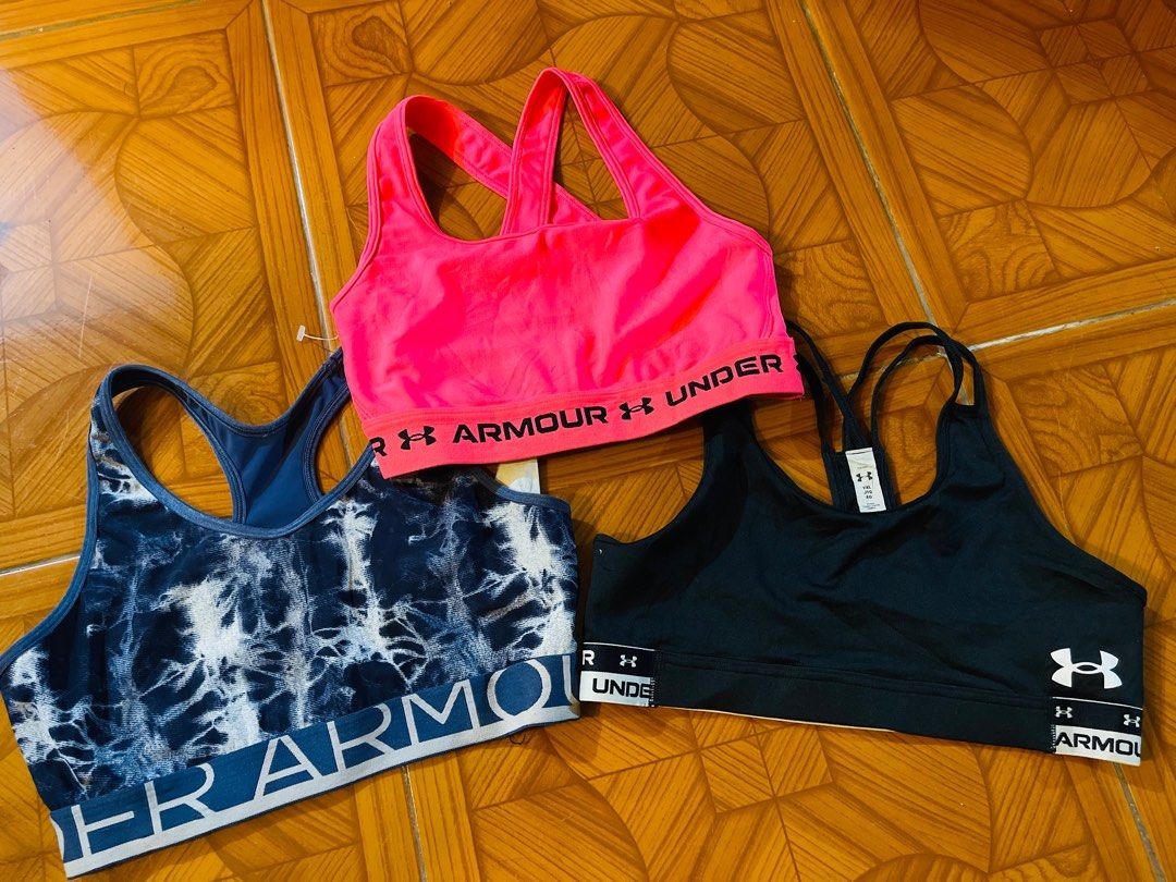 Under Armour Sports Bra S-M Bundle 899 (Category: Activewear) located in Manila. Submitted by rare_goldy (Listing ID 1470139695, Image 1). Description: 899 bundle or 380 each.