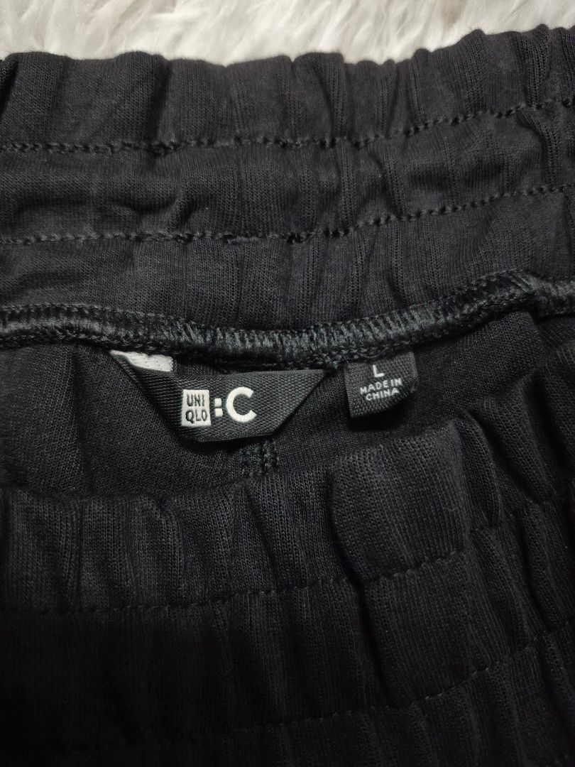 Uniqlo : C Black Drawstring Shorts Size L (Category: Shorts) located in Angeles City. Submitted by gtwear (Listing ID 1469975778, Image 3). Description: UNIQLO C Sweatpants FOR (MEN) Excellent Condition Size:Large W:30-34 L: 22" Mop: gcash Loc: pampanga Courier: J&T 800+sf DM 📩.