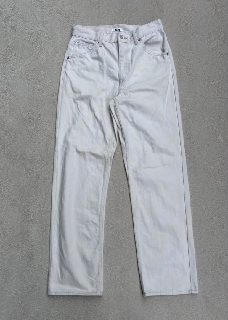 Uniqlo Baggy Pants (Category: Jeans) located in Baybay. Submitted by thrift.ed2023 (Listing ID 1470040025, Image 1). Description: Uniqlo Baggy Pants 28” to 32” Waistline 42” Length 9” Hem No Issue Need Wash Good as New .