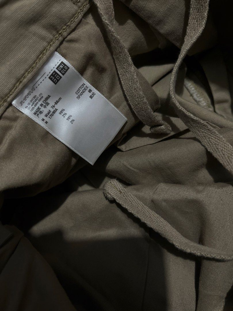 Uniqlo Cargo Pants (Category: Trousers) located in Lingayen. Submitted by moreonuniqlo (Listing ID 1470077239, Image 3). Description: Uniqlo Cargo Pants Medium on Tag Size 34 Length 38 Good as New No Issue.