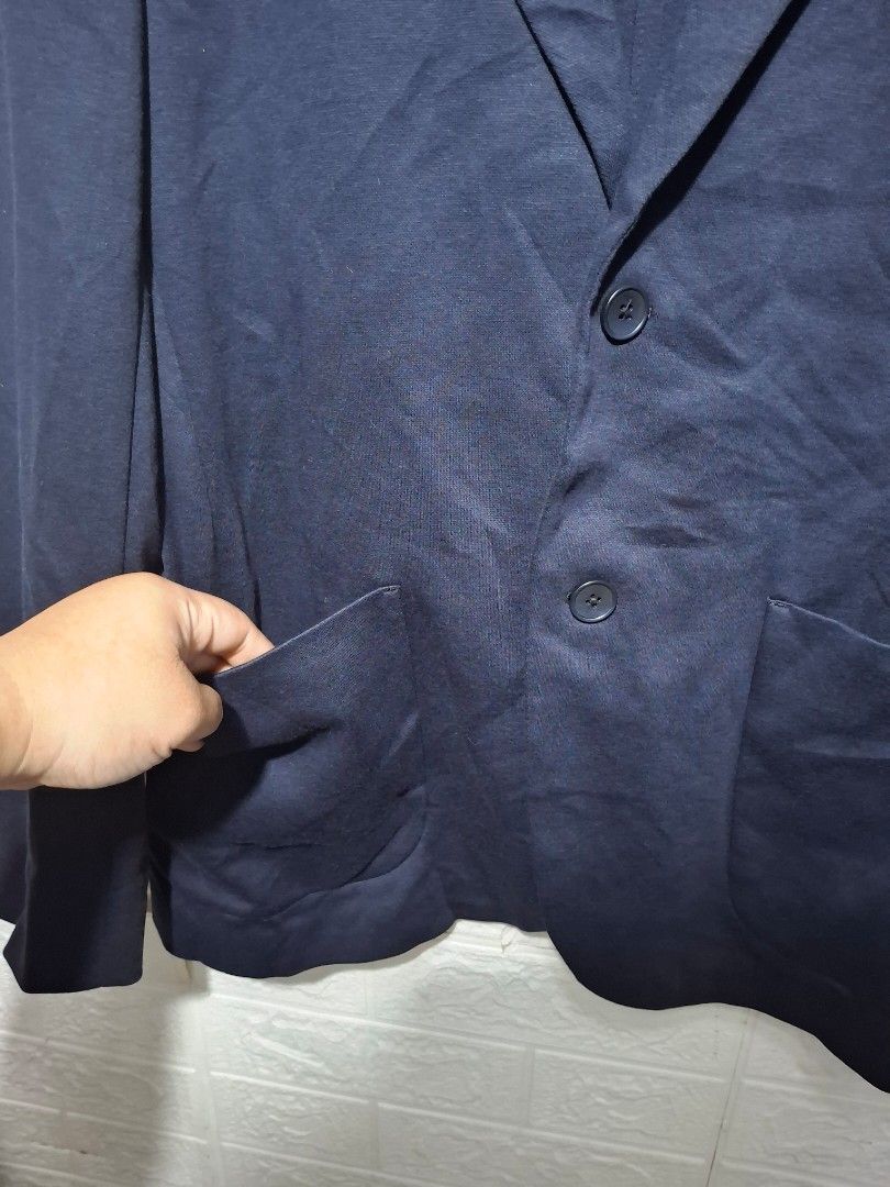 UNIQLO COMFORT JACKET COAT FOR MEN (Category: Coats, Jackets and Outerwear) located in Angeles City. Submitted by livemountain.e2ae07 (Listing ID 1470018603, Image 3). Description: UNIQLO COMFORT JACKET COAT FOR MEN SMALL W19.5 L26.5 GOOD AS NEW PLUS SF.