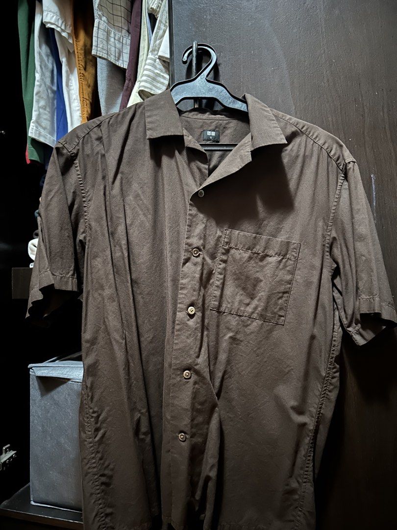 Uniqlo Dark Brown Cuban Polo (Category: Tshirts & Polo Shirts ) located in Quezon City. Submitted by flacko.mnl (Listing ID 1470079485, Image 2). Description: Barely used Gogoexpress +85 within MNL.