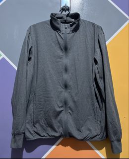 (Category: ) located in . Submitted by moreonuniqlo (Listing ID 1470075827, Image 1). Description: .