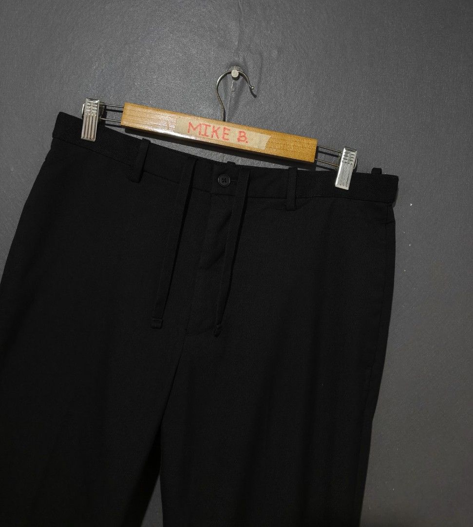📍Uniqlo EZY Ankle Pants Wool (Category: Trousers) located in Antipolo. Submitted by simplehans (Listing ID 1470028740, Image 2). Description: ‎📍Uniqlo EZY Ankle Pants Wool-like ‎Size Medium (Black) ‎Waist- 32 to 34 ‎Length- 36 ‎Leg Open- 6.5 ‎Excellent Condition ‎DIRECT MESSAGE IF INTERESTED.