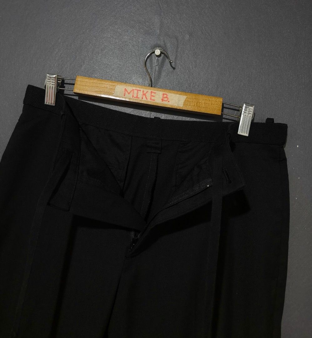 📍Uniqlo EZY Ankle Pants Wool (Category: Trousers) located in Antipolo. Submitted by simplehans (Listing ID 1470028740, Image 3). Description: ‎📍Uniqlo EZY Ankle Pants Wool-like ‎Size Medium (Black) ‎Waist- 32 to 34 ‎Length- 36 ‎Leg Open- 6.5 ‎Excellent Condition ‎DIRECT MESSAGE IF INTERESTED.