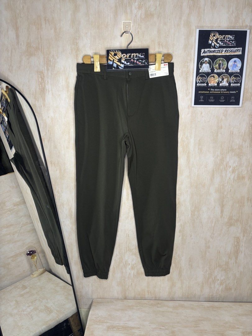 UNIQLO EZY JOGGER PANTS (Category: Joggers) located in Cabuyao City. Submitted by pormanation-thrift-store (Listing ID 1469996990, Image 1). Description: UNIQLO EZY JOGGER PANTS Condition: NEW WITH TAGS Color rate: 10/10 Size: MEDIUM Dimes: 30”Wx37.5”L Issue: NONE‼️ Price: 950.