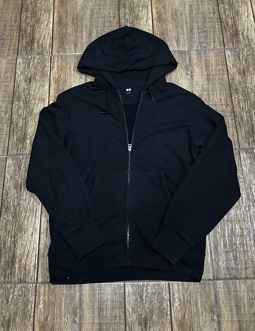 UNIQLO FULL ZIP JACKET (Category: Coats, Jackets and Outerwear) located in Manila. Submitted by urban.vintage (Listing ID 1470064573, Image 1). Description: ISSUE: NONE (NEED WASH) MOP :GCASH (NO COD) SHIP VIA: LALAMOVE & J&T LOCATION: PASIG CITY LENGTH: 28 WIDTH :24 USE TWICE.