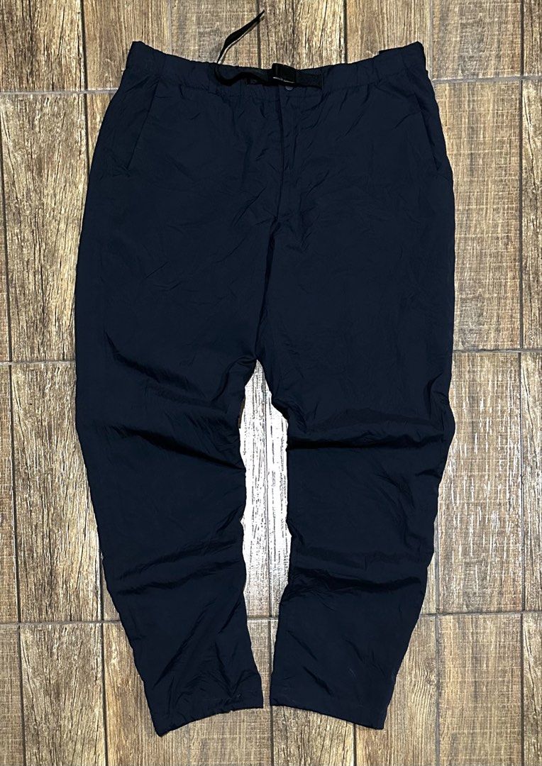 UNIQLO GEARED PANTS (Category: Joggers) located in Manila. Submitted by urban.vintage (Listing ID 1470076263, Image 1). Description: ISSUE: NONE (NEED WASH) MOP :GCASH (NO COD) SHIP VIA: LALAMOVE & J&T LOCATION: PASIG CITY LENGTH: 42 HEM :8 WIDTH :34-36.