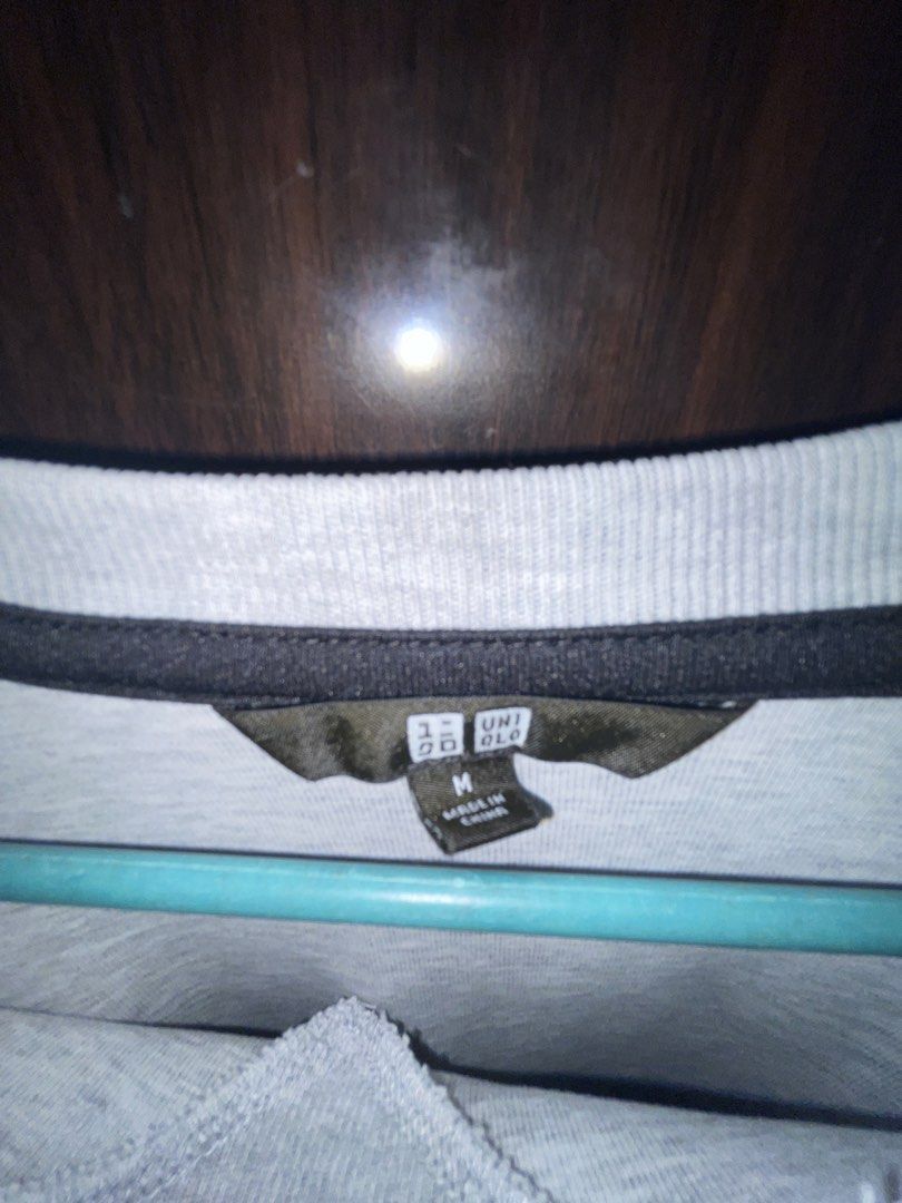 UNIQLO Gray Pullover (Category: Coats, Jackets and Outerwear) located in Marikina City. Submitted by prelovedbyshams.sy (Listing ID 1470085785, Image 2). Description: .