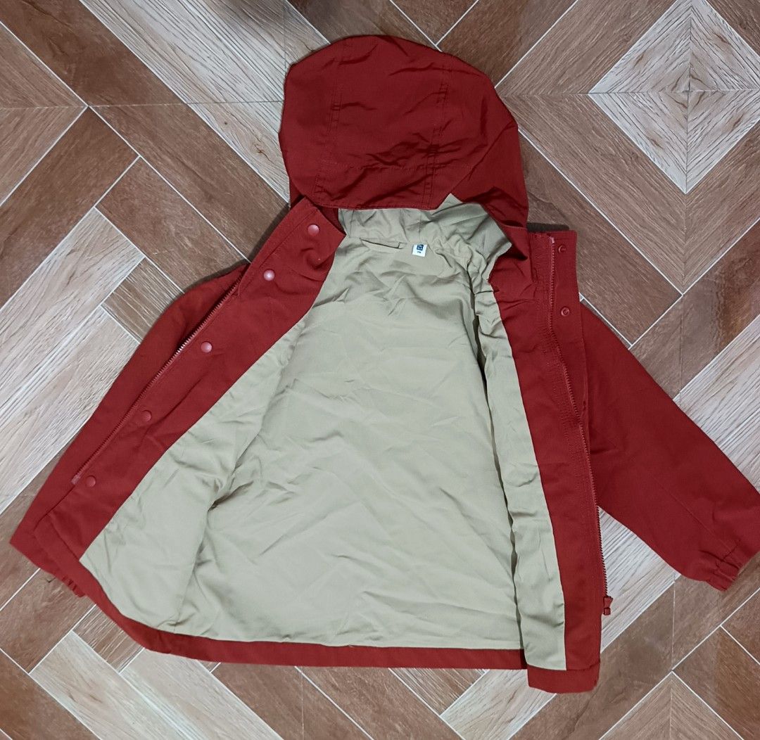 UNIQLO KIDS MOUNTAIN PARKA (Category: Babies & Kids Fashion) located in Cebu City. Submitted by madjekfinds (Listing ID 1470062424, Image 3). Description: UNIQLO KIDS MOUNTAIN PARKA EXCITED CONDITION SIZE 110 W 16.5 L 18 PRICE PLUS SF CEBU.