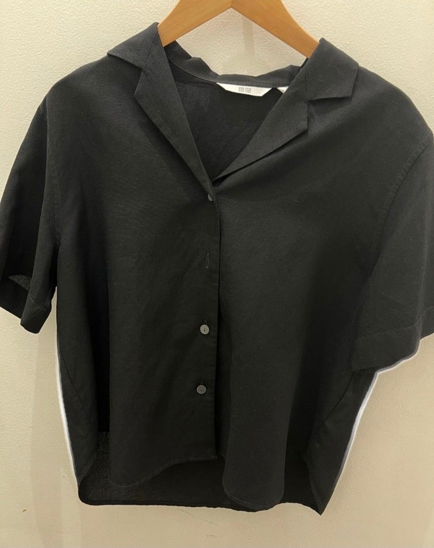 Uniqlo Linen Black S (Category: Blouses) located in Quezon City. Submitted by caramianns (Listing ID 1470082356, Image 2). Description: .