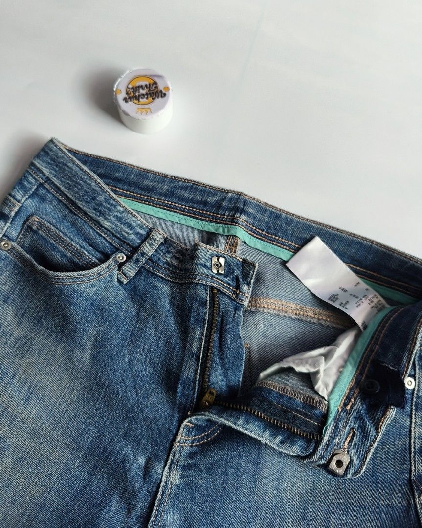 Uniqlo Medium Wash Slim Jeans (Category: Jeans) located in Manapla. Submitted by gentleturtle_3dc683 (Listing ID 1469949317, Image 2). Description: Uniqlo Medium Wash Slim Jeans 💵 ₱ 249 📏 Size: Waistline 26 - 28Length 37 Hem 6 🎨 Color Rate: 9.5 /10 or better ✨ Condition: Great Pre-loved thrifted item. 💬 Message us for inquiries!.