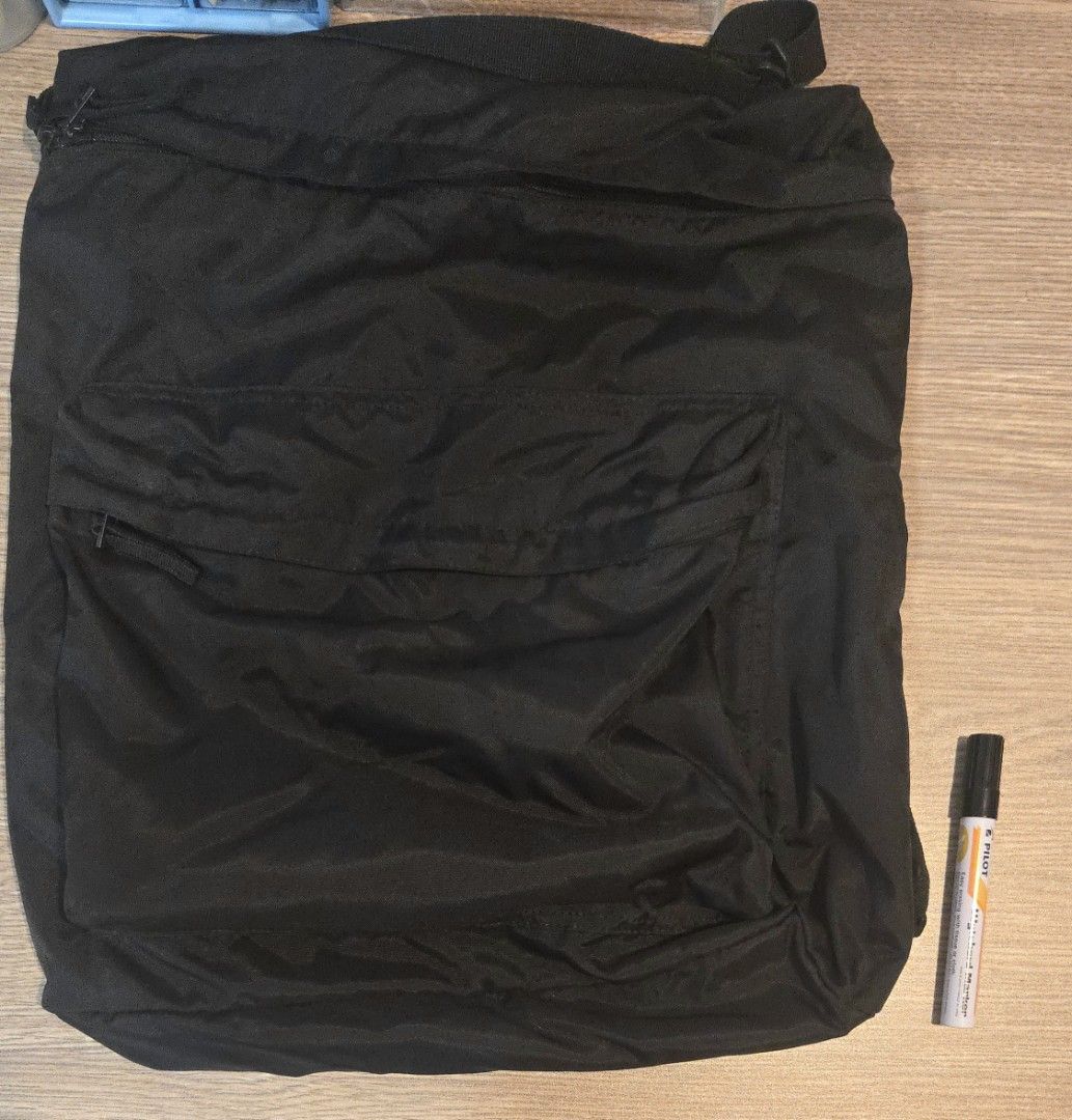 Uniqlo Minimalist Backpack (Category: Backpacks) located in Quezon City. Submitted by pjk2135 (Listing ID 1470007961, Image 1). Description: Brand: Uniqlo Bought: in 2024 for around 990 PHP, selling for 700 PHP Condition: almost brand new! only used thrice, so in great condition with no flaws MOP: Gcash You can pick up at our location or book with LBC, Grab, or lalamove on your account.