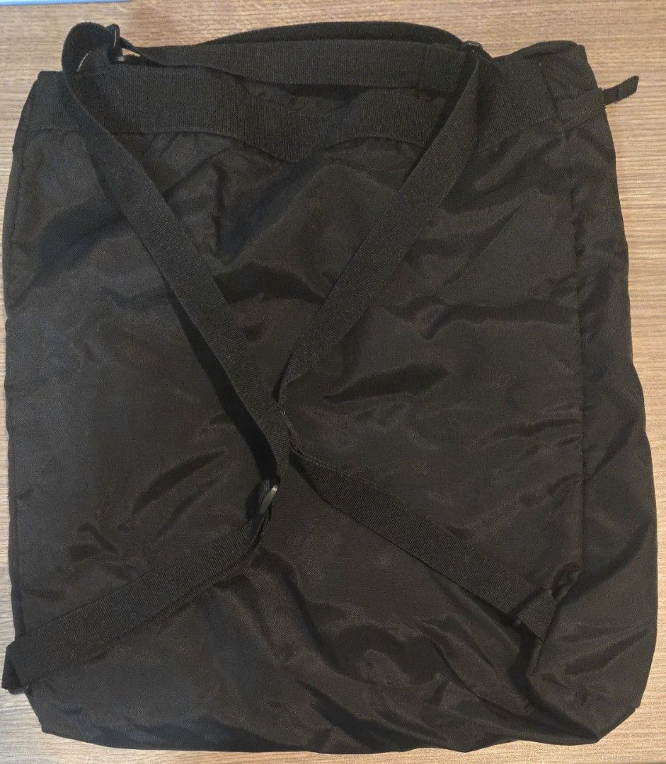 Uniqlo Minimalist Backpack (Category: Backpacks) located in Quezon City. Submitted by pjk2135 (Listing ID 1470007961, Image 2). Description: Brand: Uniqlo Bought: in 2024 for around 990 PHP, selling for 700 PHP Condition: almost brand new! only used thrice, so in great condition with no flaws MOP: Gcash You can pick up at our location or book with LBC, Grab, or lalamove on your account.