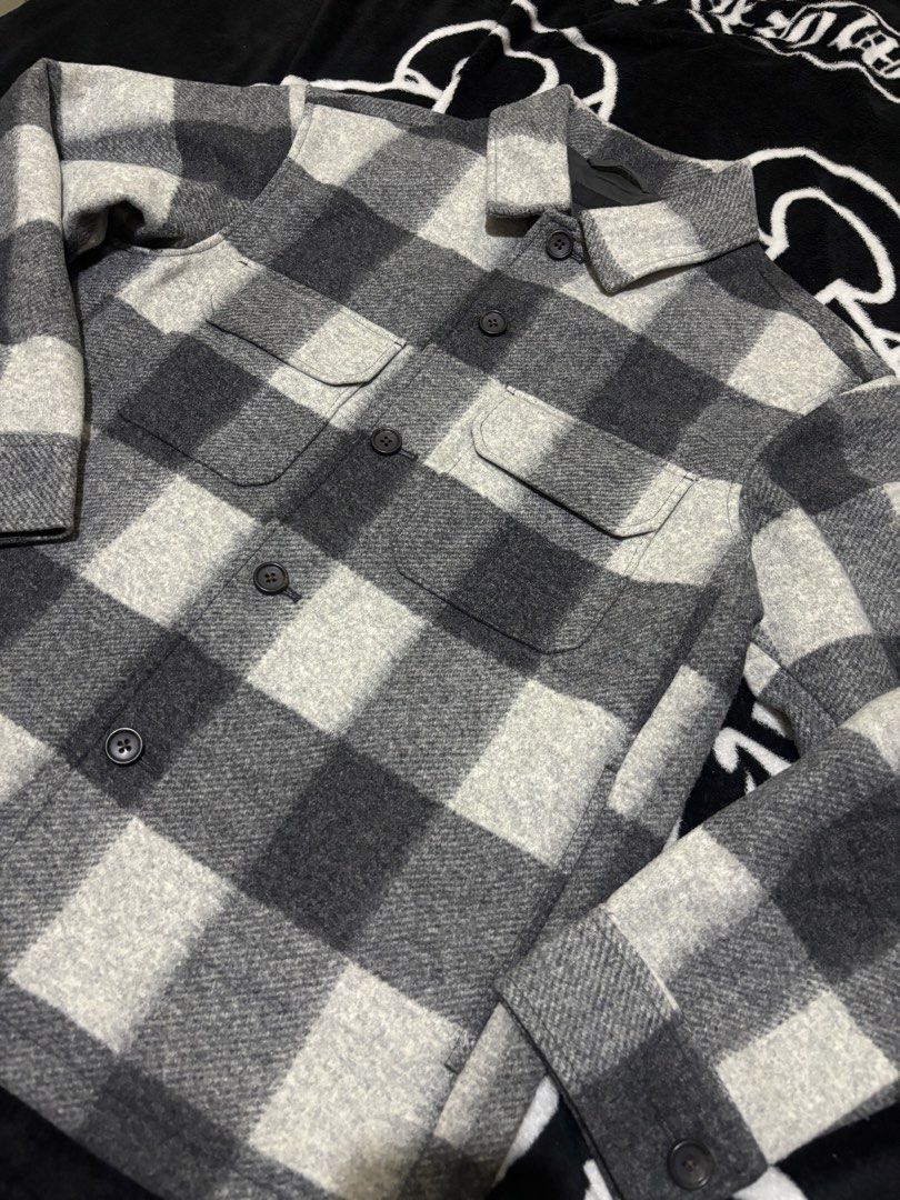 Uniqlo overshirt Jacket (Category: Coats, Jackets and Outerwear) located in Taguig. Submitted by dcltrng. (Listing ID 1470076349, Image 2). Description: Uniqlo overshirt jacket Size small Length 27 Width 21.5 Can pass as brand new No issue.
