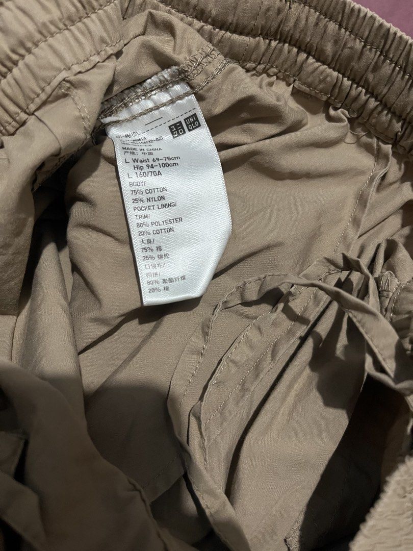 Uniqlo Parachute Cargo Pants (Category: Trousers) located in Lingayen. Submitted by moreonuniqlo (Listing ID 1470076659, Image 3). Description: Uniqlo Parachute Cargo Pants Large on Tag Size 36 Length 40 Good as new No Issue.
