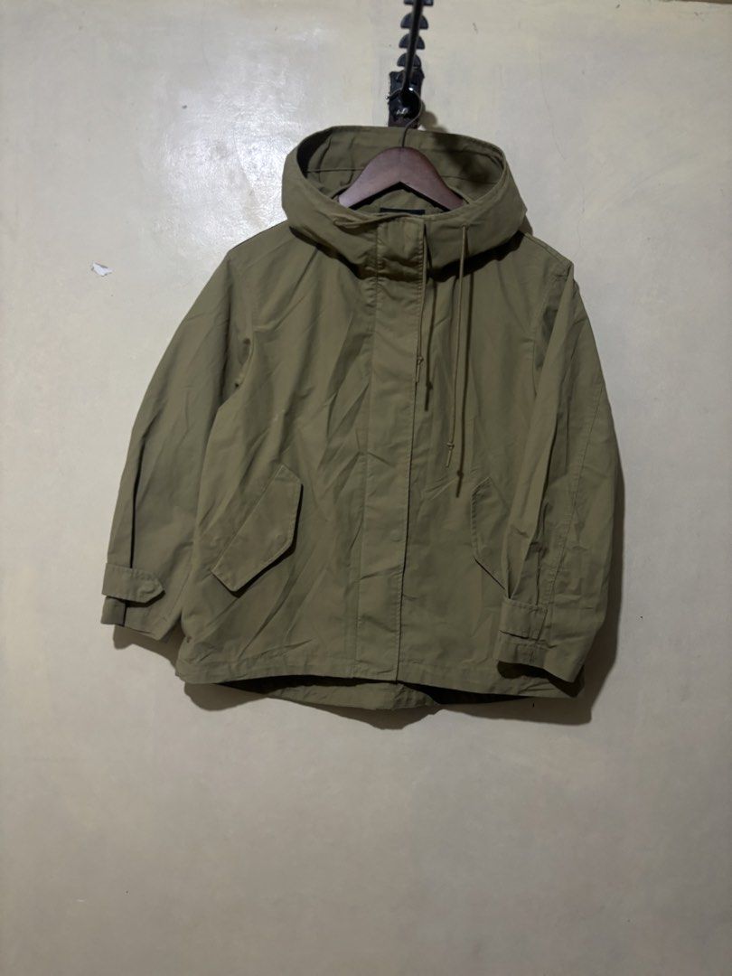 Uniqlo parka jacket (Category: Coats, Jackets and Outerwear) located in Taguig. Submitted by dcltrng. (Listing ID 1470048765, Image 1). Description: Uniqlo parka jacket Size small Length 24 Width 20.5 Can pass as brand new No issue.