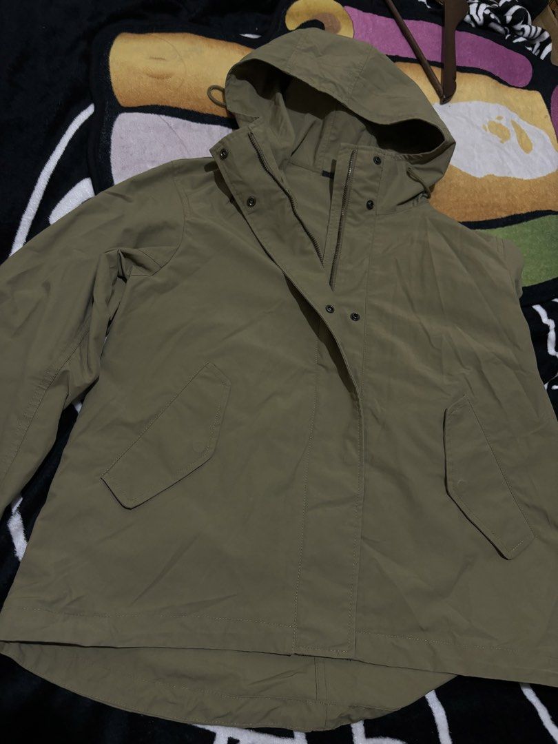 Uniqlo parka jacket (Category: Coats, Jackets and Outerwear) located in Taguig. Submitted by dcltrng. (Listing ID 1470048765, Image 2). Description: Uniqlo parka jacket Size small Length 24 Width 20.5 Can pass as brand new No issue.