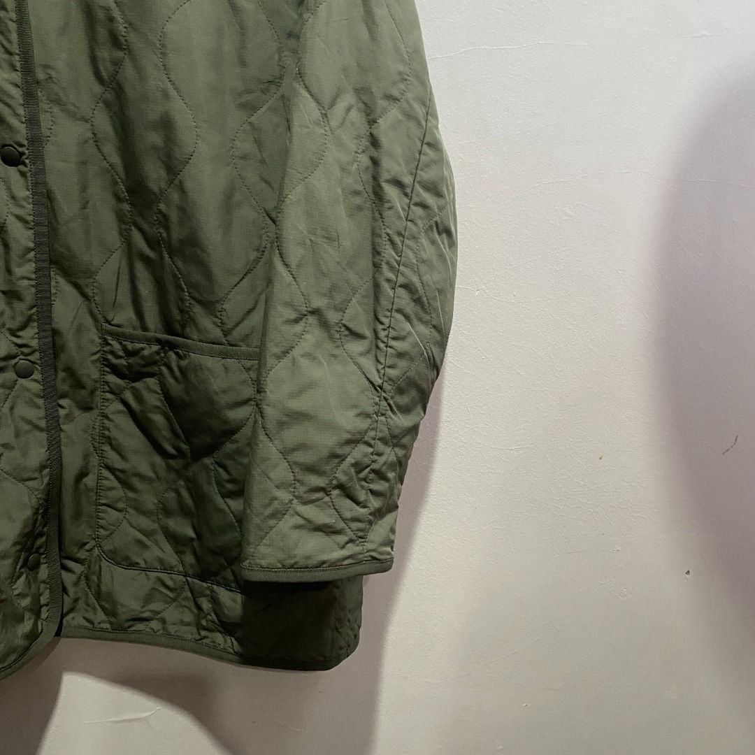 Uniqlo Quilted Liner Jacket L/XL (Category: Coats, Jackets and Outerwear) located in Antipolo. Submitted by bentakahitanoano (Listing ID 1469956583, Image 3). Description: Still in good condition Size XL can fit L womens Pit to pit 22 Length 27.5.