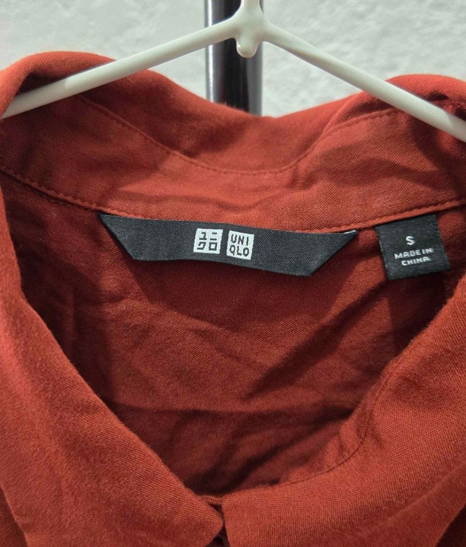 Uniqlo Rayon Blend Blouse (Category: Shirts) located in Cavite. Submitted by thaniacoma_04 (Listing ID 1470070451, Image 3). Description: 200 + sf (starts at 54 pesos only) Uniqlo Rayon Blend Blouse S on tag Dimes: 17" W x 23" L Very good condition Color rate: 10/10 (maroon) No issues nor discoloration Location: Silang, Cavite MOP: Gcash, GoTyme MOD: Direct J&T Express, Lalamove NO PM NO MINE STRICTLY FIRST TO PAY BASIS.
