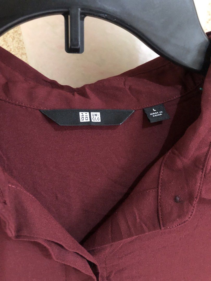 UNIQLO RAYON BLOUSE (Category: Blouses) located in Santa Rosa. Submitted by eceldg05 (Listing ID 1469994003, Image 3). Description: UNIQLO RAYON BLOUSE Burgundy L on tag medium fit only Bnw cond.