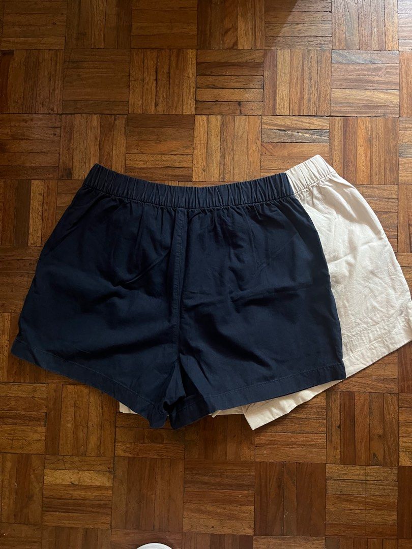 Uniqlo Shorts Bundle - Cotton Linen (Category: Shorts) located in Makati City. Submitted by yoursecondbest (Listing ID 1470021765, Image 3). Description: Cream & Navy Blue. Used once. I think the cream hindi ko pa nagamit. Fits 29-30-31 waist..