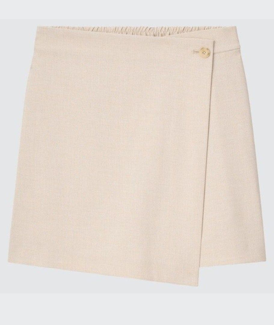 Uniqlo skort (Category: Other Bottoms) located in Las Pinas. Submitted by happyhawk-58a3 (Listing ID 1470060725, Image 1). Description: uniqlo skort small like new.