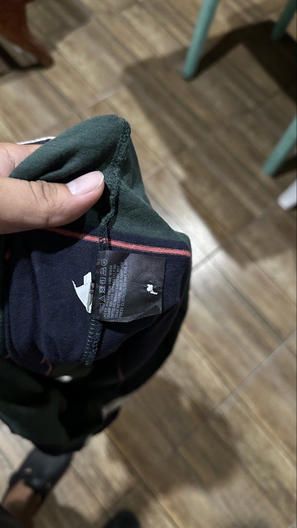UNIQLO STRIPE POLO (Category: Tshirts & Polo Shirts ) located in Manila. Submitted by urban.vintage (Listing ID 1470067602, Image 3). Description: ISSUE: NONE (NEED WASH) MOP :GCASH (NO COD) SHIP VIA: LALAMOVE & J&T LOCATION: PASIG CITY LENGTH: 26 WIDTH :21.