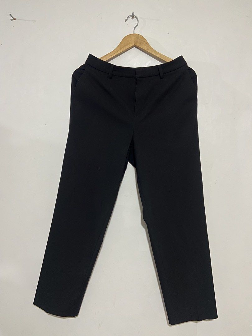 Uniqlo trouser (Category: Other Bottoms) located in Lapu-Lapu City. Submitted by denyella (Listing ID 1469969289, Image 1). Description: Uniqlo smart wide trousers - stretchable color: black size: L ( see picture for reference) NO ISSUES used only once rfs: too big on me.
