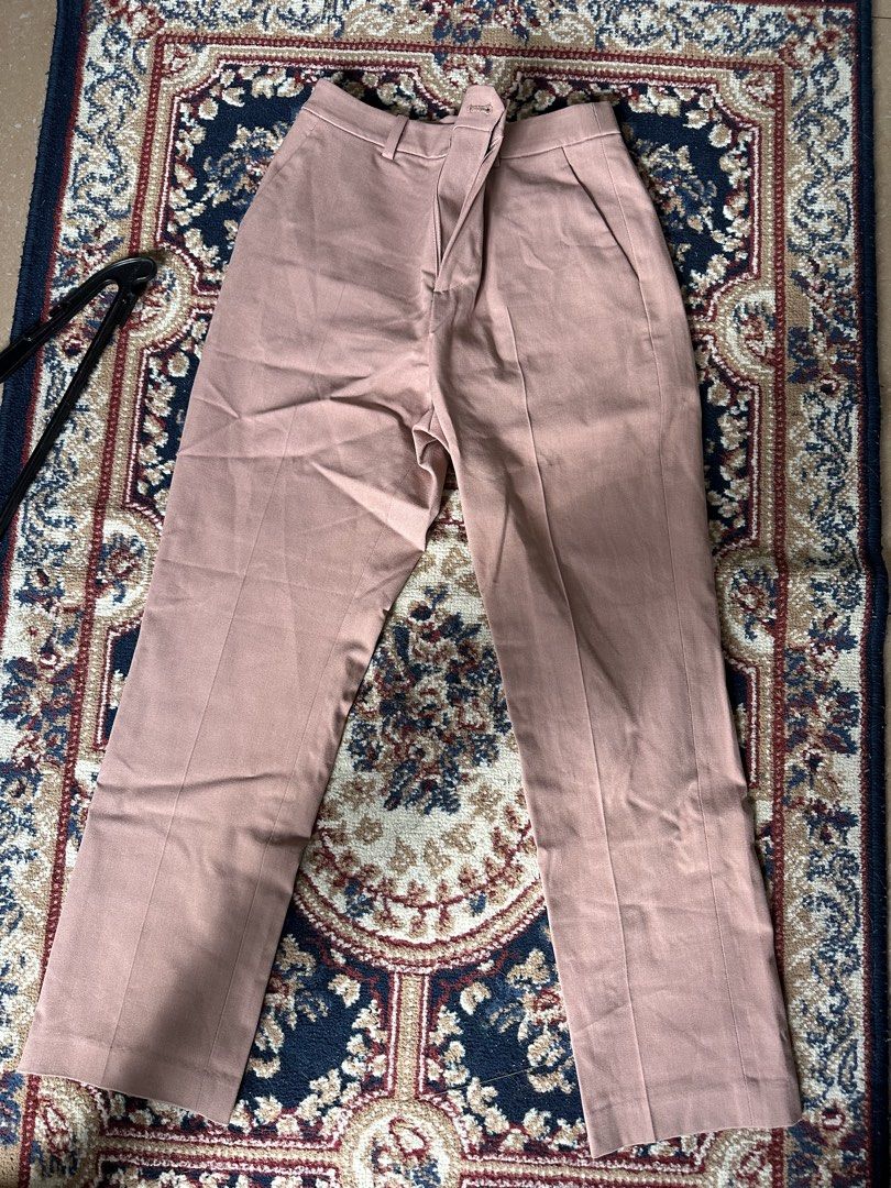 Uniqlo trouser medium worn once (Category: Other Bottoms) located in Taguig. Submitted by authenticniceseller (Listing ID 1470011686, Image 1). Description: .