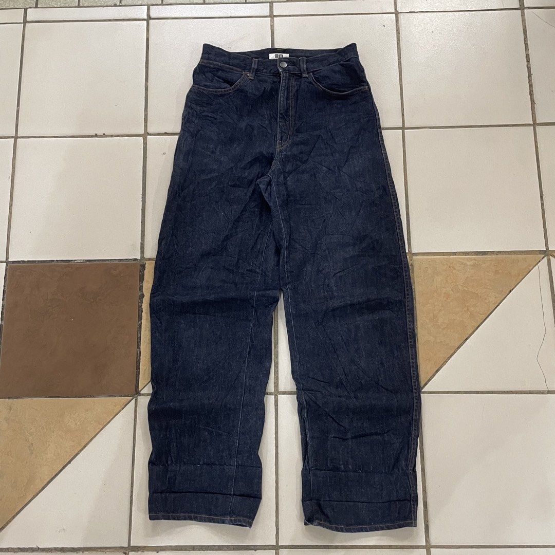 Uniqlo U straight cut jeans (Category: Jeans) located in Iloilo. Submitted by nextwearco_ilo (Listing ID 1470003528, Image 2). Description: Uniqlo U straight cut jeans • Almost brand new condition • 32-33 W x 43 L • 10 Leg opening ₱ 1,200 Only Loc : Iloilo city Dm.