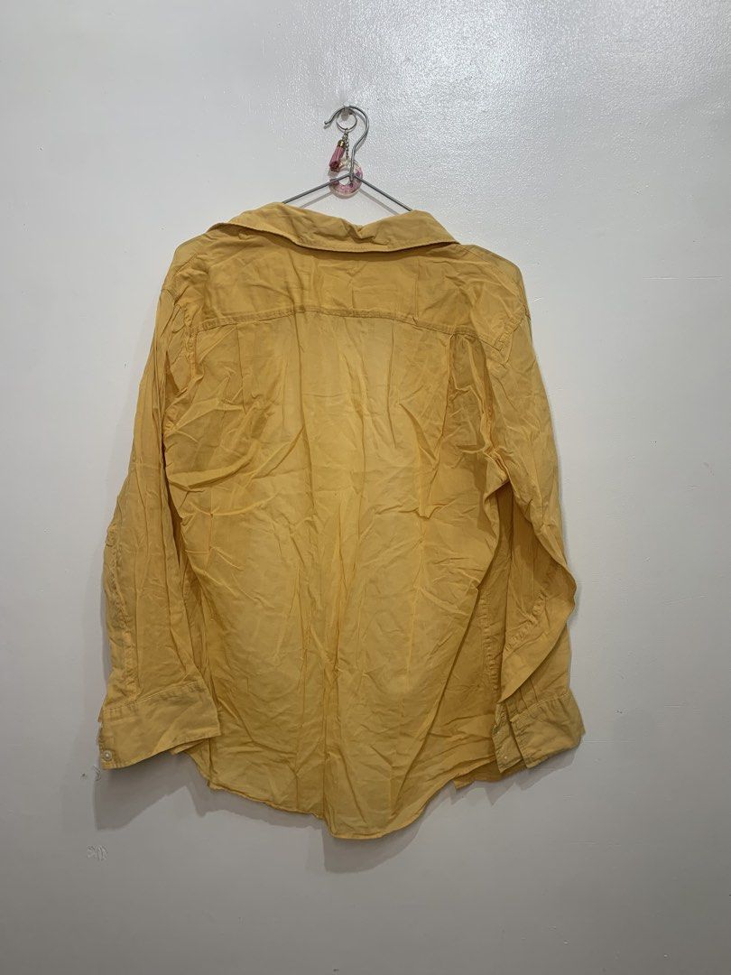 Uniqlo U Yellow Long-Sleeve Button-Up (Category: Announcements) located in Manila. Submitted by nikwieue (Listing ID 1469993340, Image 3). Description: Used once, kindly message me for more info and how it looks when worn.