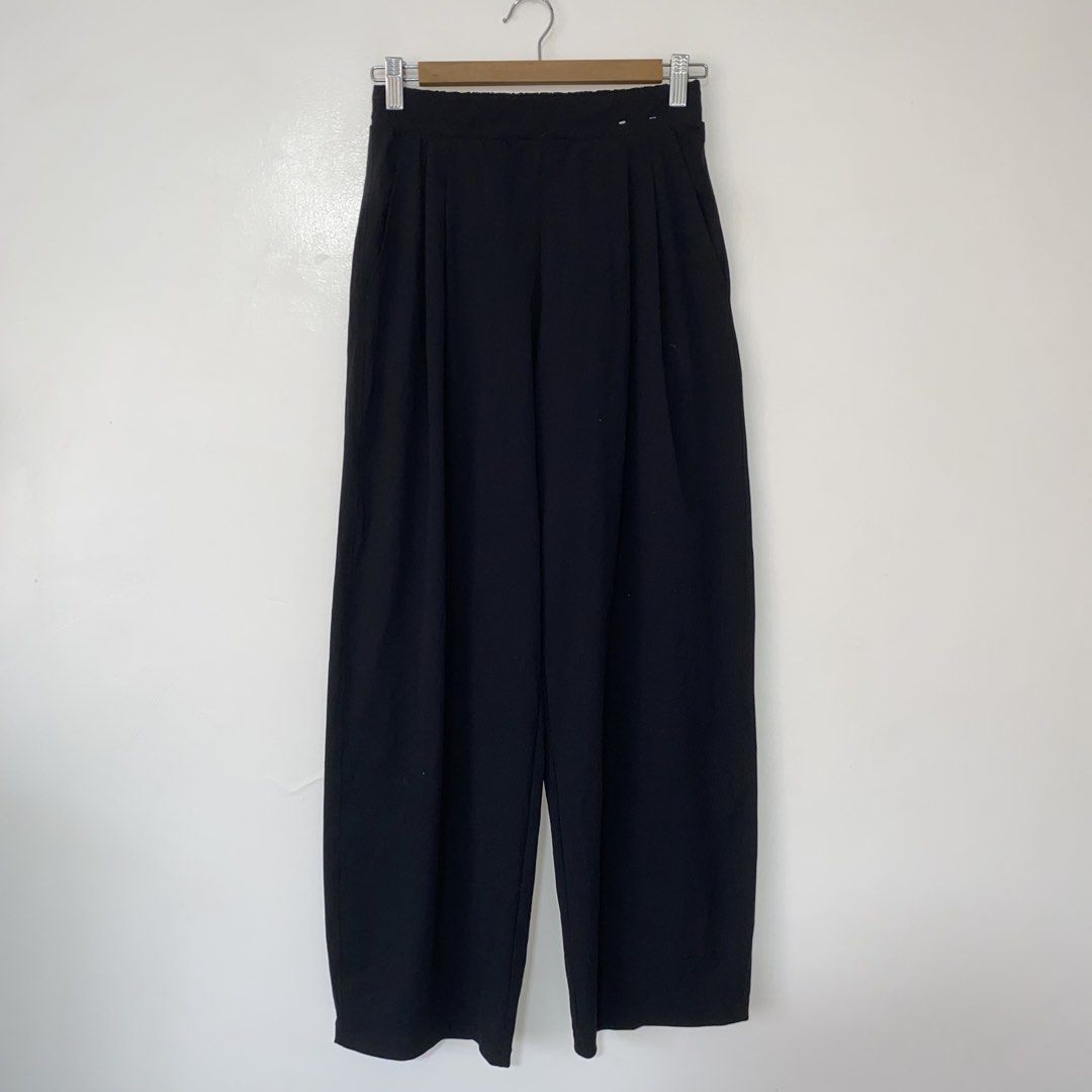 UNIQLO ultra stretch active wide pants (Category: Activewear) located in San Jose del Monte. Submitted by mamiracky (Listing ID 1470040295, Image 3). Description: .