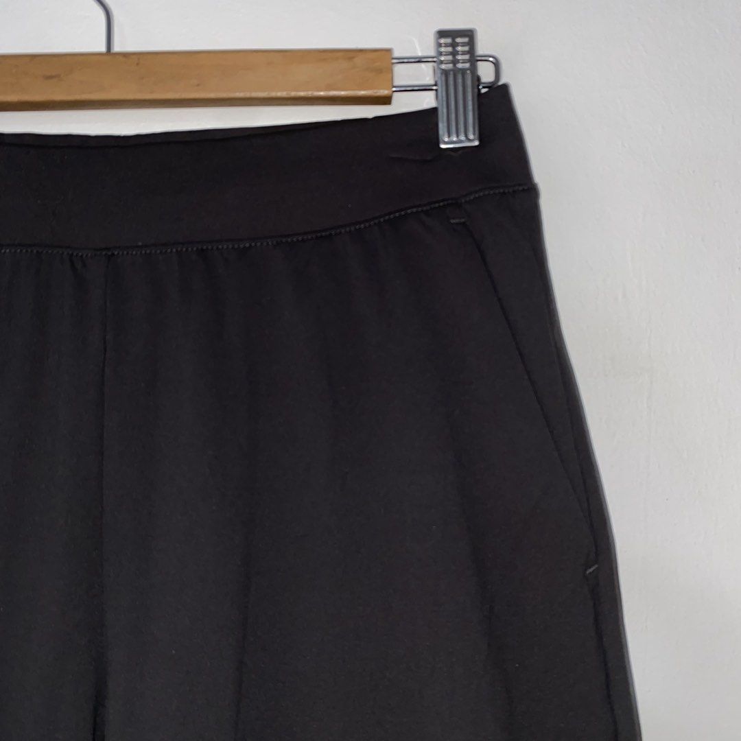 UNIQLO ultra stretch pants (Category: Activewear) located in San Jose del Monte. Submitted by mamiracky (Listing ID 1470040974, Image 3). Description: .