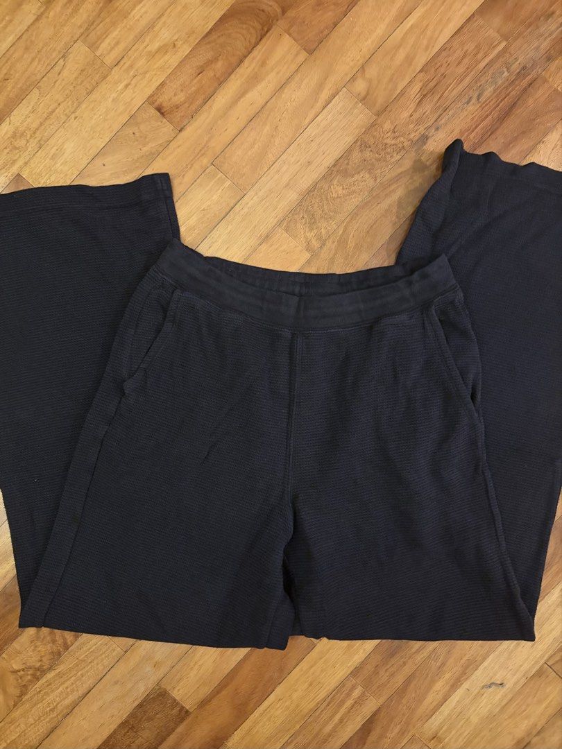 Uniqlo Waffle Lounge Pants Black (Category: Other Bottoms) located in Makati City. Submitted by chloudyday (Listing ID 1470067289, Image 3). Description: Uniqlo, Waffle Lounge Pants, Black, Size M.